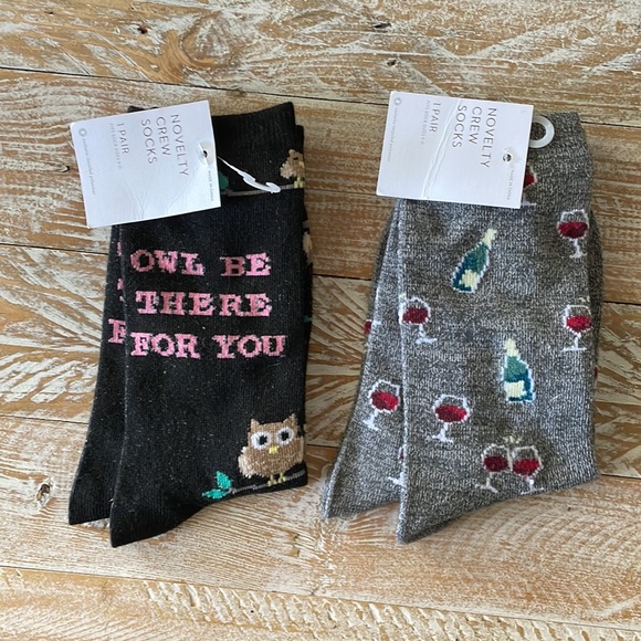 🍷🦉2 Pair Crew Socks Wine & Owl🦉🍷 NWT - Picture 1 of 3